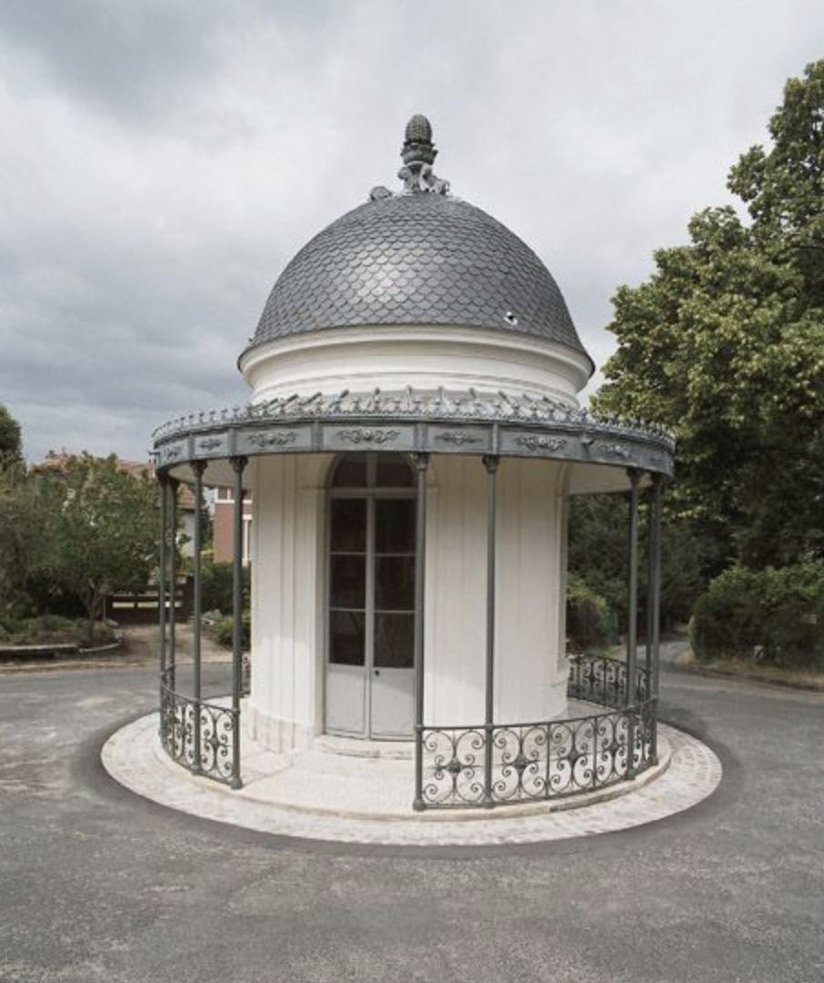 Kiosque en fonte du parc de Paris-Jardins